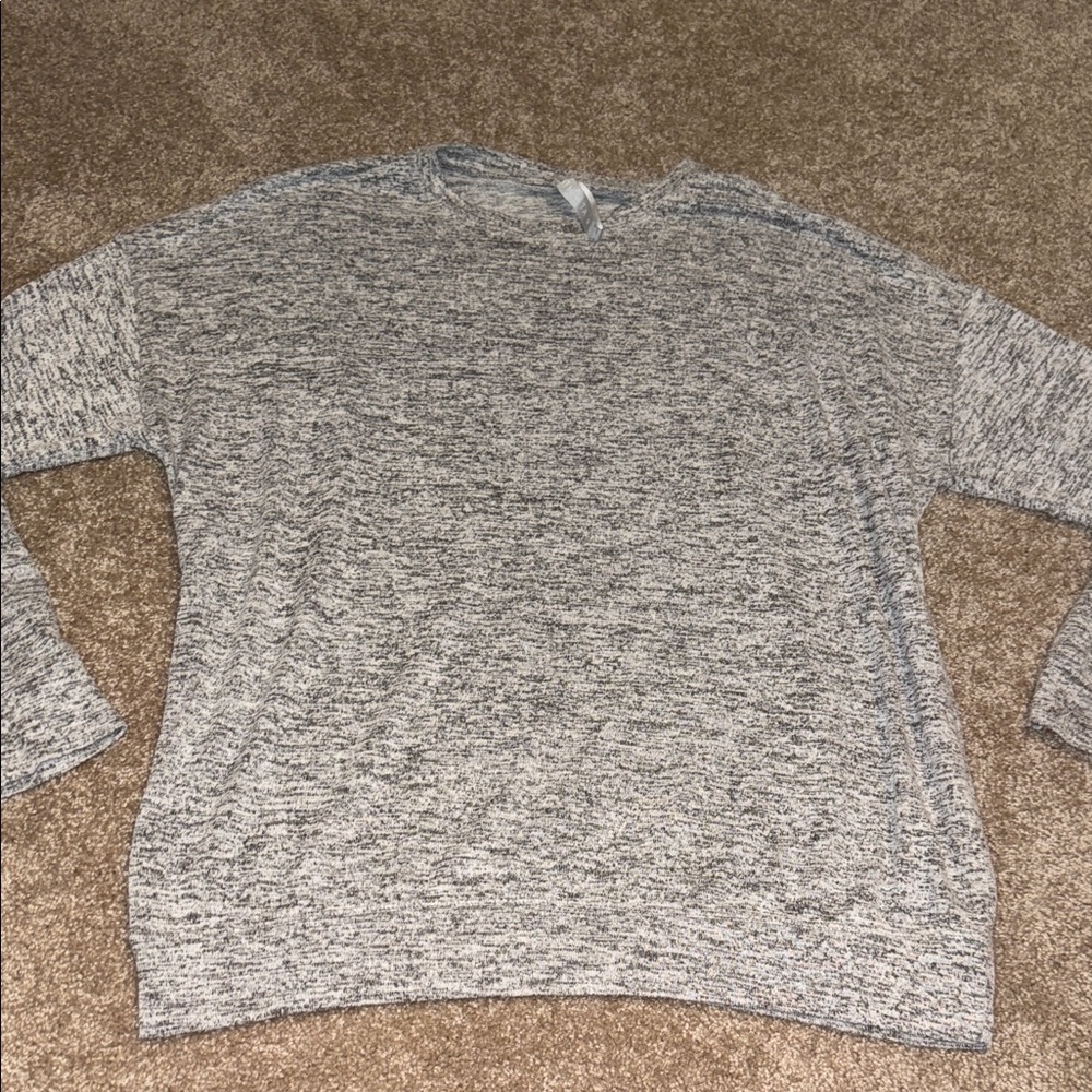 Athleta Women’s Oversized Heathered Gray Crewneck Lightweight Sweater. B8